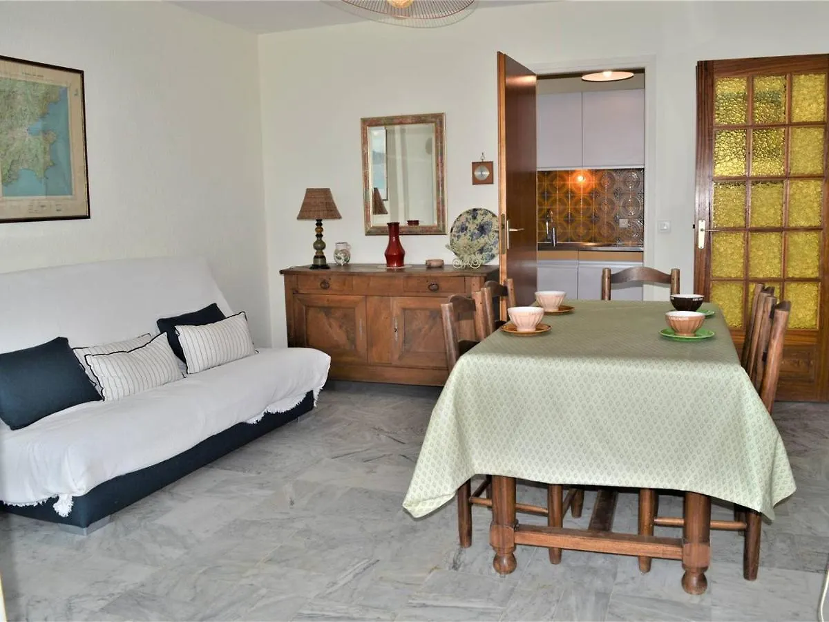 Apartment Appartement 3 Pieces Climatise, Plage A Pied, Pour 4 Personnes A Cavalaire - Fr-1-226B-113